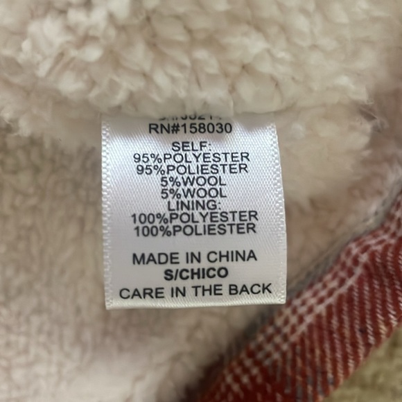 Super cute New Love Tree Plaid Shacket-S/M - Picture 8 of 10